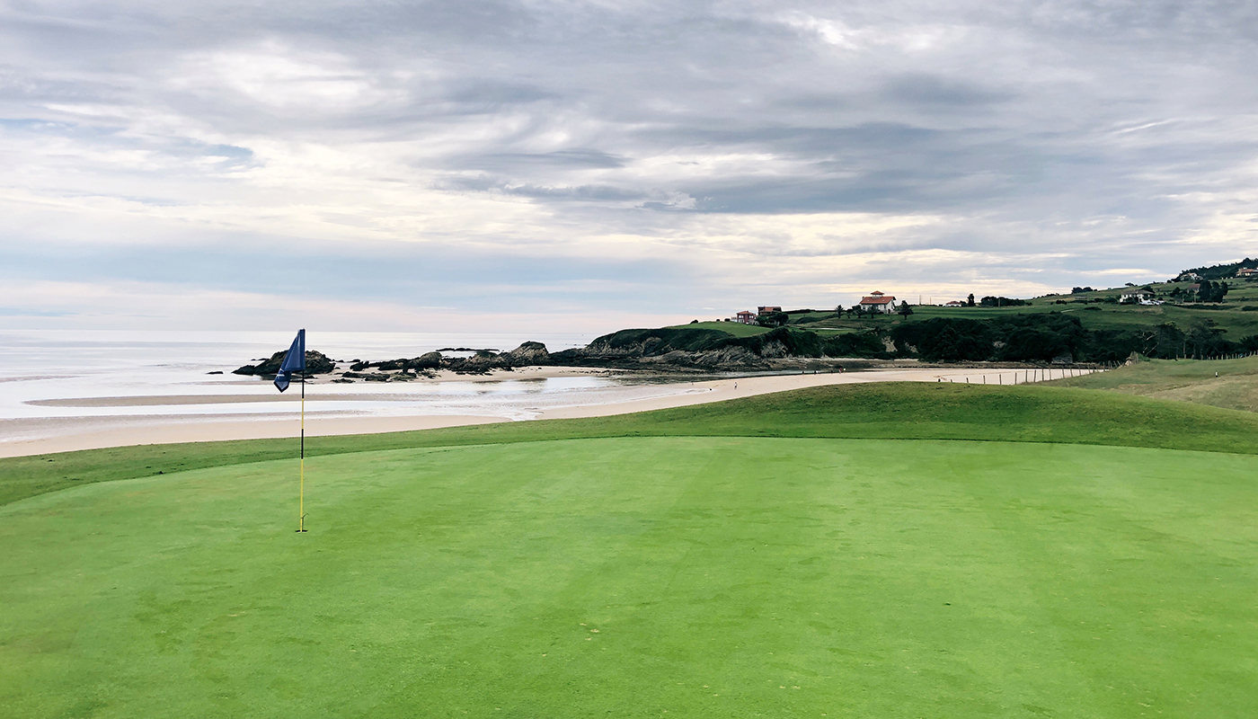 Foto de un hoyo de Golf Oyambre